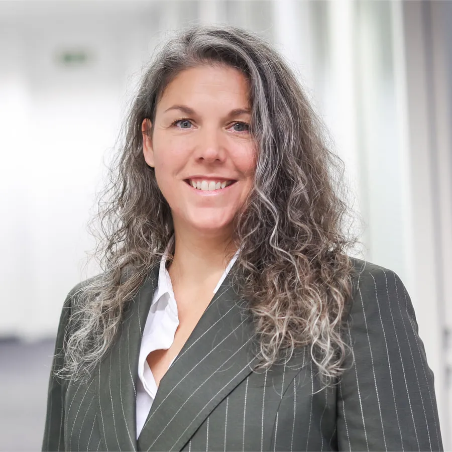 Porträt von Melanie Ates.